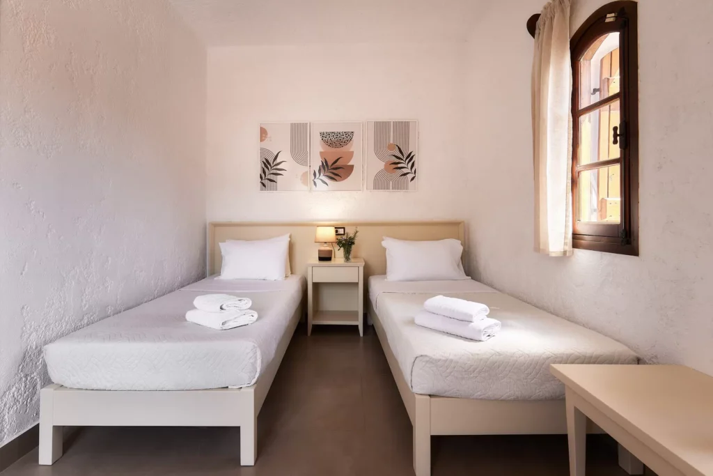 Standard Dreibettzimmer Twin Studios