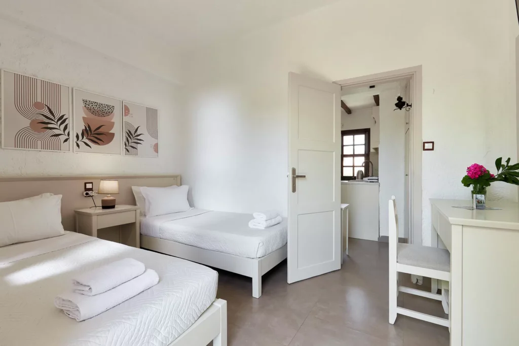 Standard Dreibettzimmer Twin Studios